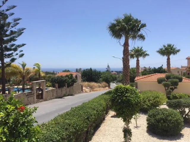 Paradise B102 アパート