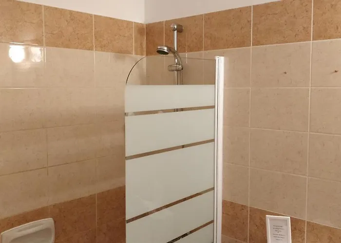 アパート Paradise B102 ペイヤ